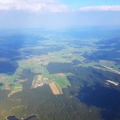 Flugwegposition um 15:00:07: Aufgenommen in der Nähe von Gemeinde Traunstein, Österreich in 2447 Meter